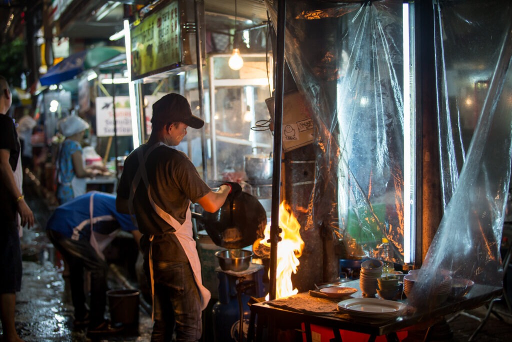 people-working-market